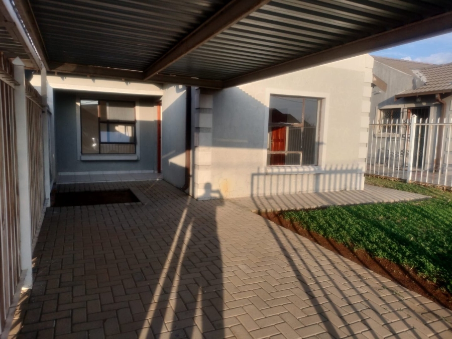 3 Bedroom Property for Sale in Mandela View Free State